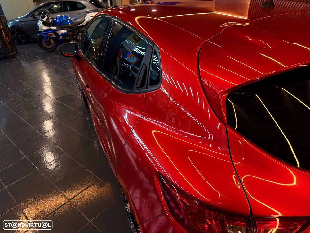 Renault Clio TCe 220 EDC R.S. Trophy - 13