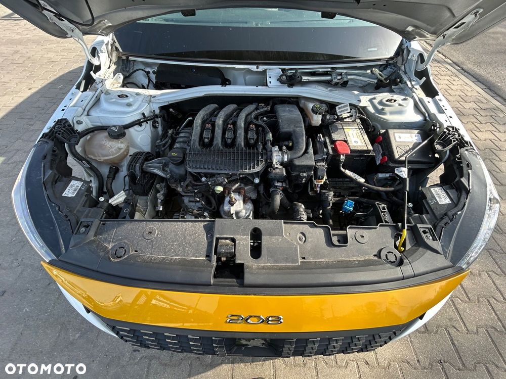 Peugeot 208 - 18
