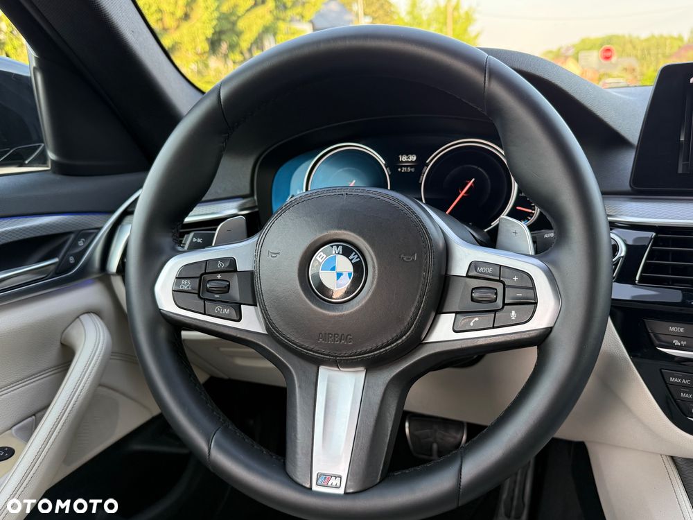 BMW Seria 5 520d M Sport Edition - 27
