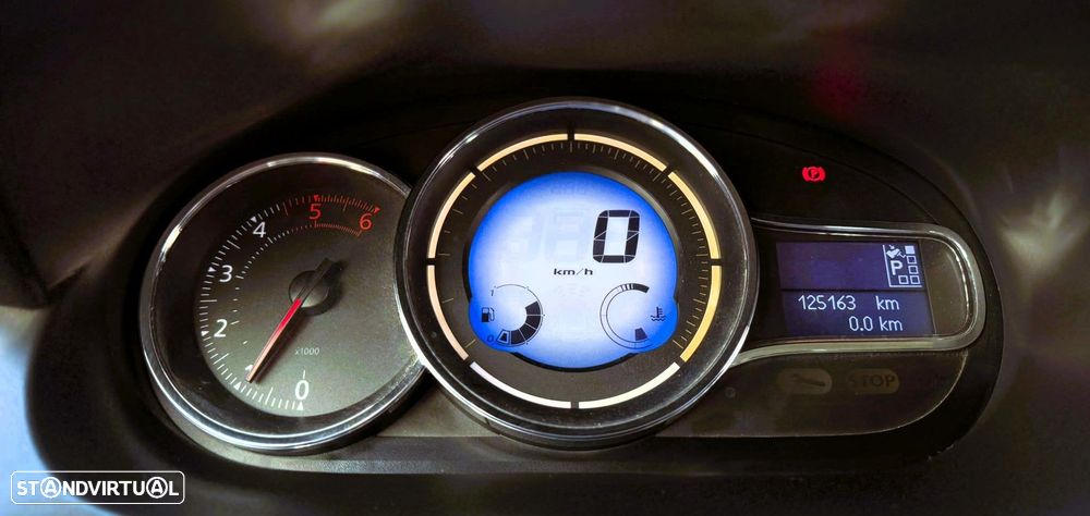 Renault Fluence 1.5 dCi Exclusive EDC - 11