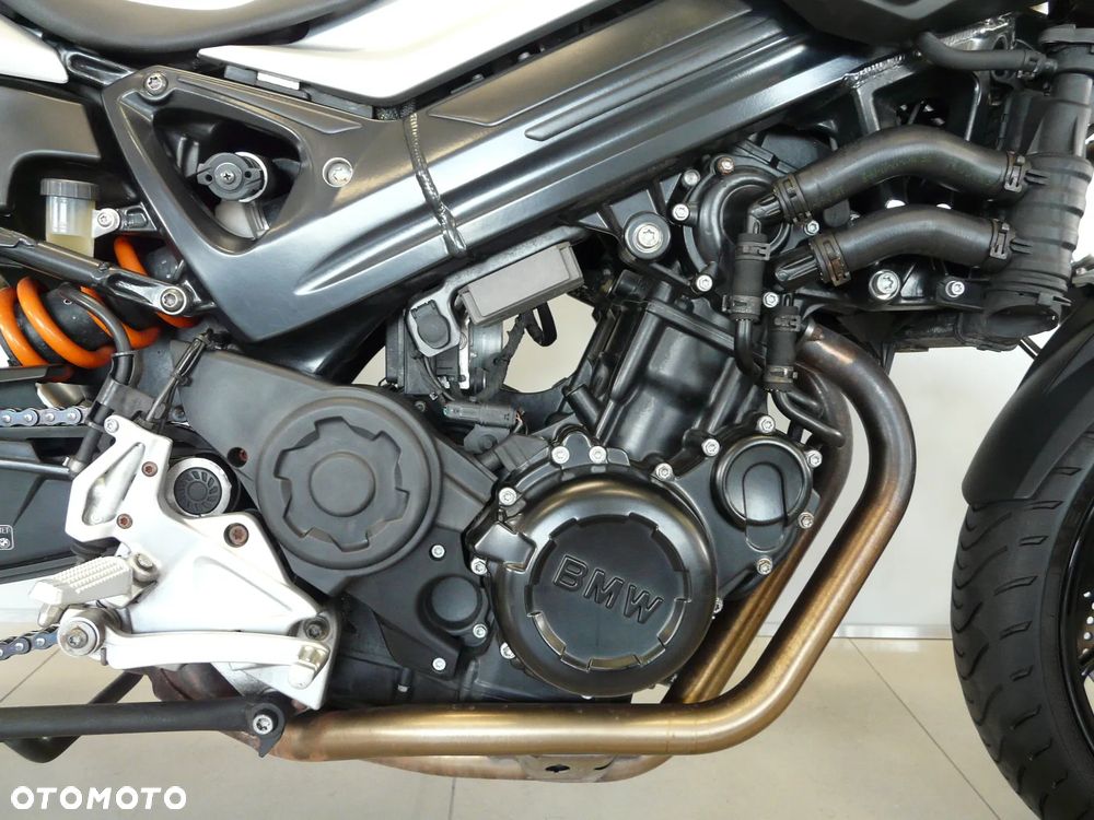 BMW F - 23