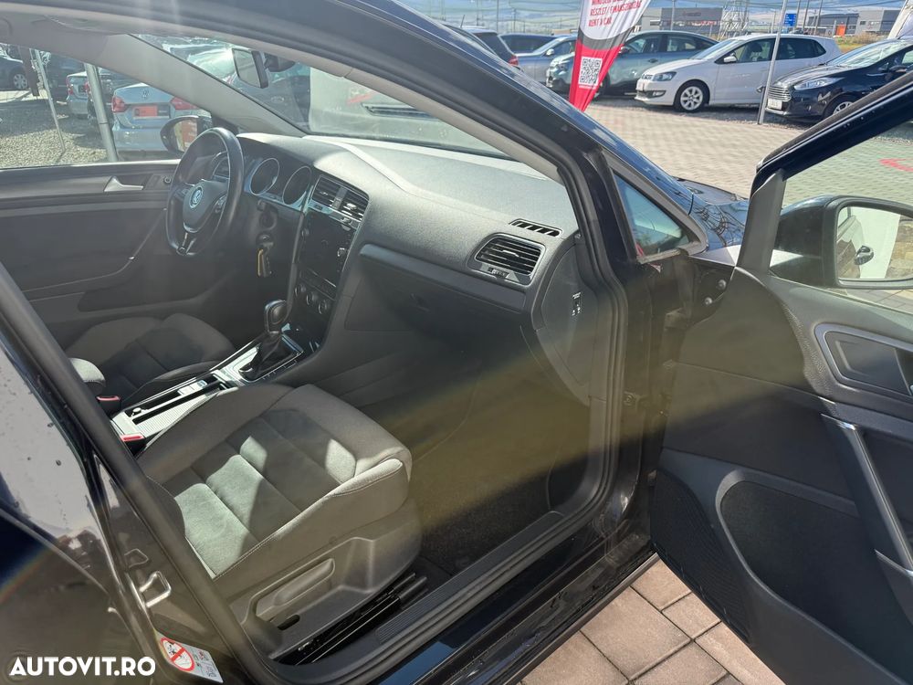 Volkswagen Golf - 17