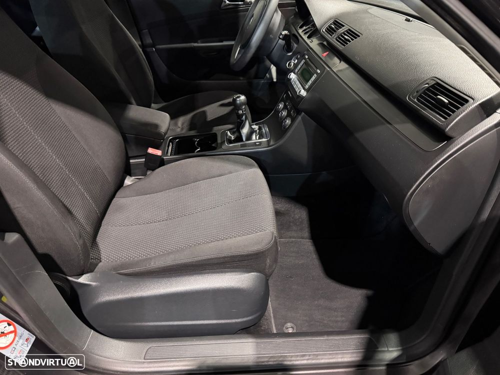 VW Passat Variant 1.6 FSi Trendline - 18