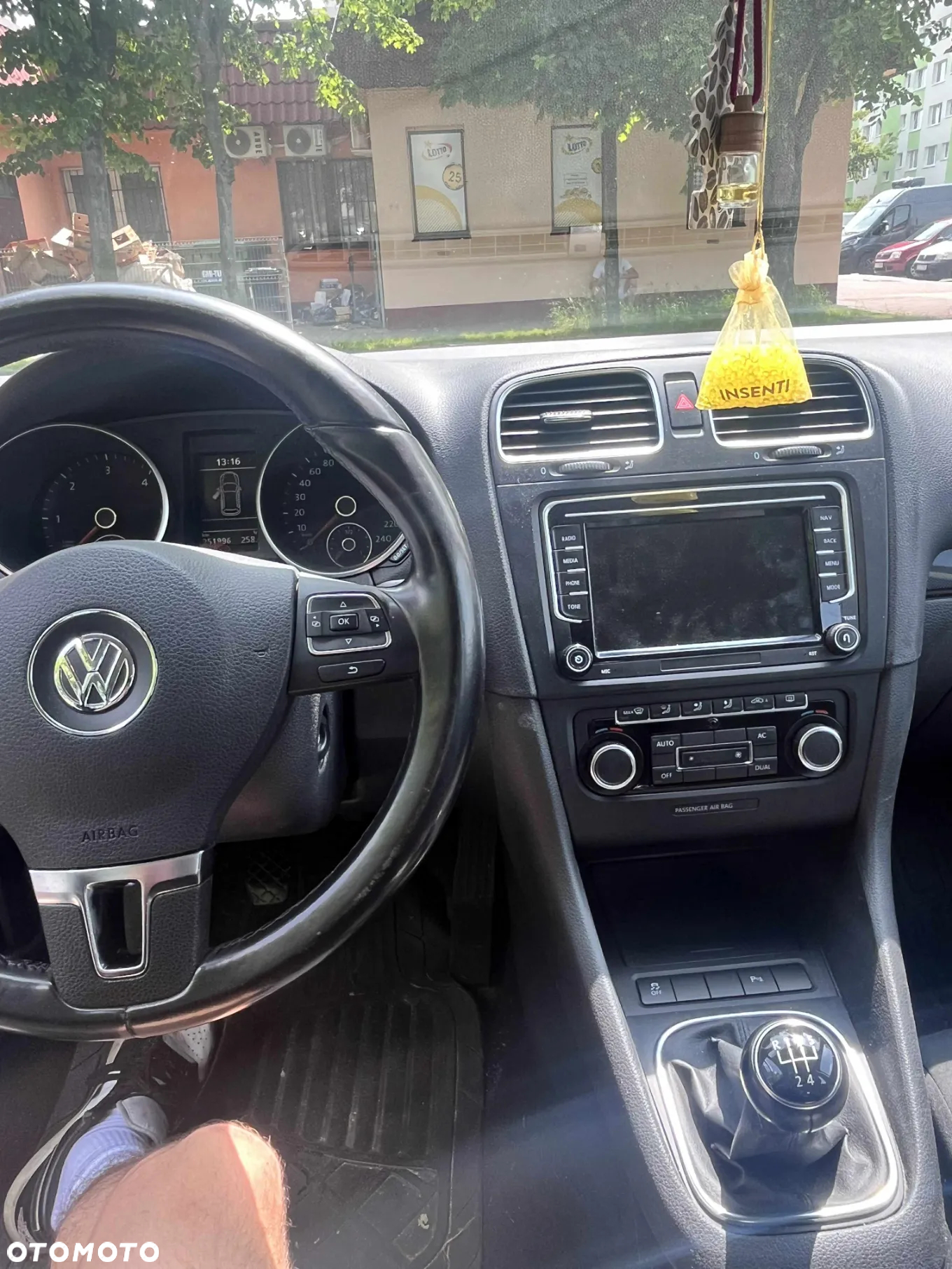 Volkswagen Golf VI 1.6 TDI Highline - 14