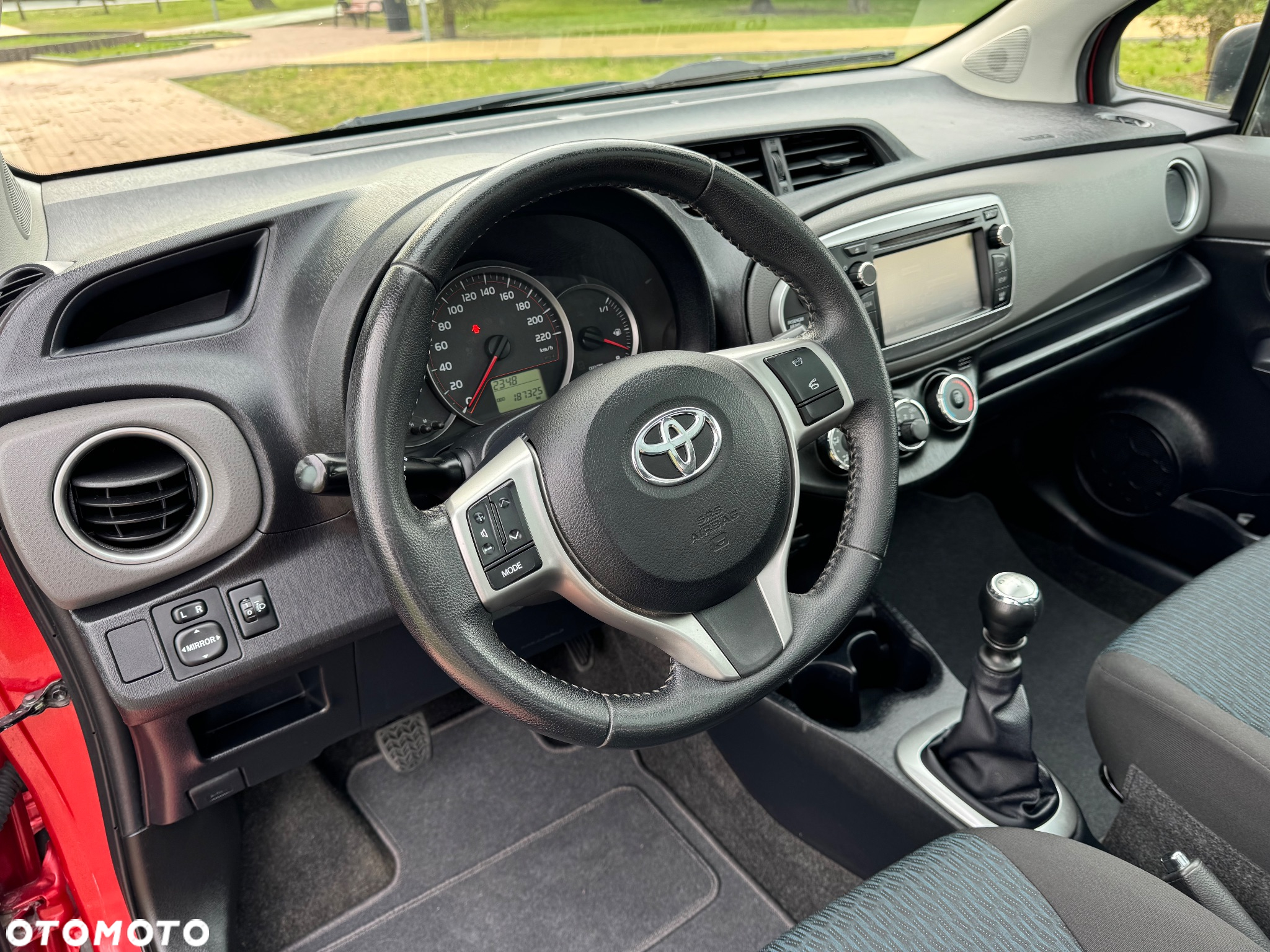 Toyota Yaris 1.4 D-4D - 12