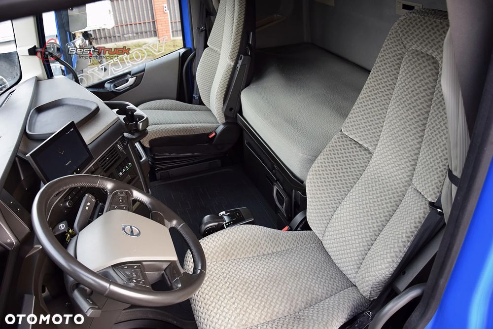 Volvo FH 460 XL  / FULL LED / ZBIORNIKI 1220 L /  PO ZŁOTYM KONTRAKCIE  / STANDARD - 35