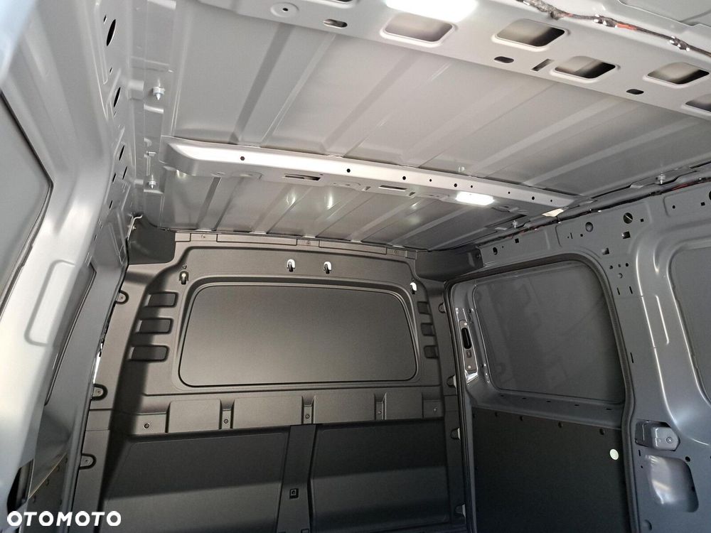 Volkswagen Caddy Maxi Cargo - 18