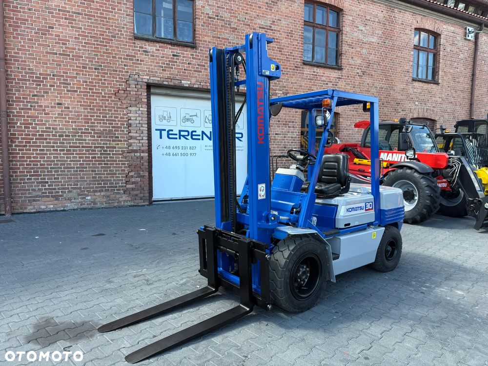 Komatsu FD30T-11E - 1