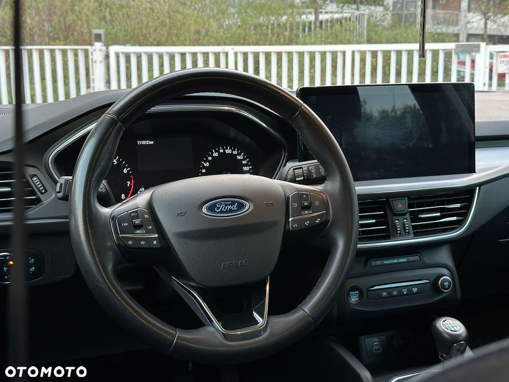 Ford Focus 1.0 EcoBoost Titanium Style - 11