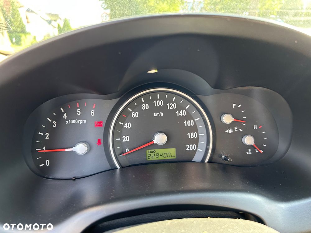 Kia Carnival - 23