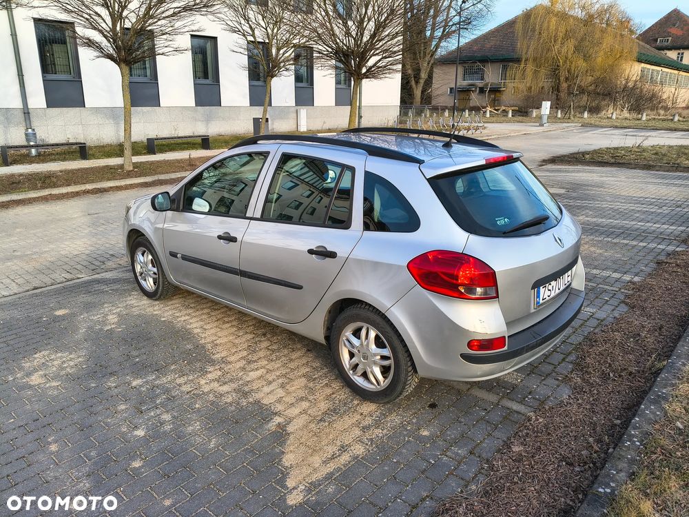 Renault Clio 1.2 16V 75 Dynamique - 12