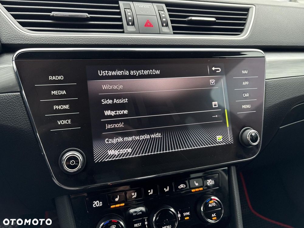 Skoda Superb 2.0 TDI SCR Style DSG - 27