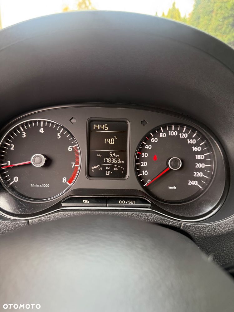 Volkswagen Polo - 11