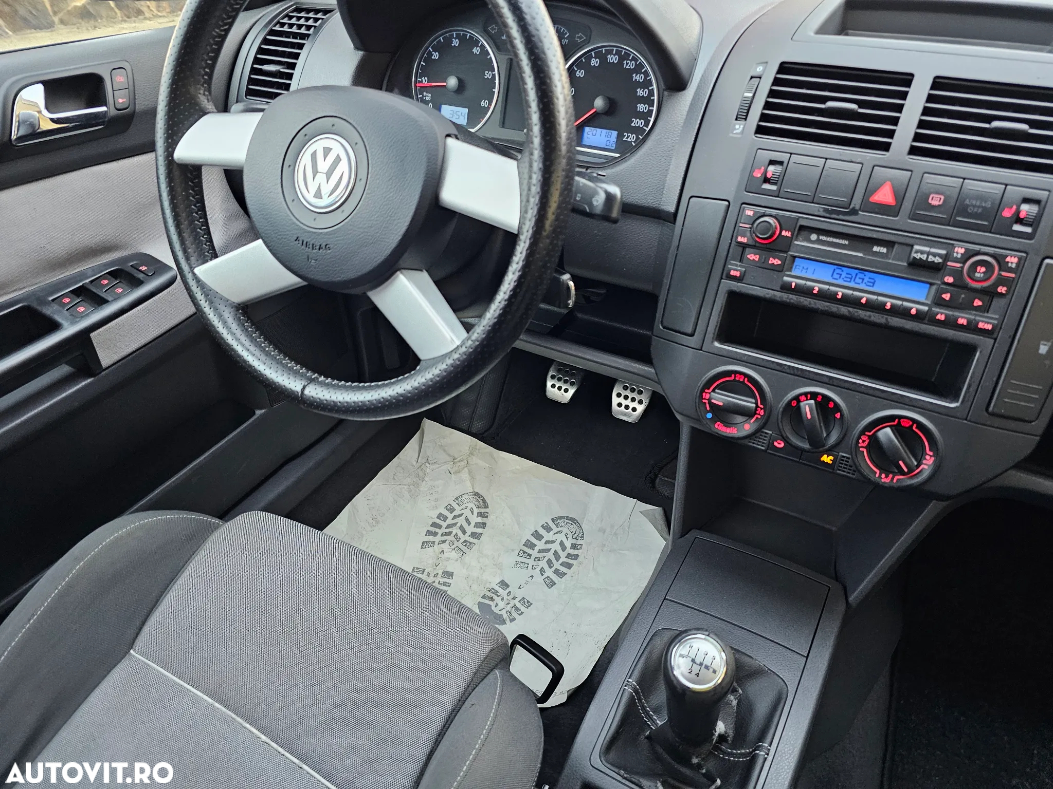 Volkswagen Polo 1.4 Comfortline - 15