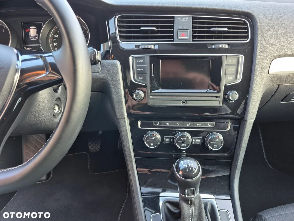 Volkswagen Golf 1.2 TSI BlueMotion Technology Cup - 32