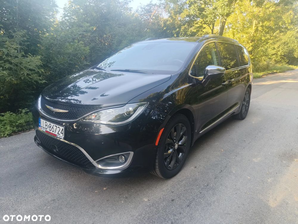 Chrysler Pacifica - 3