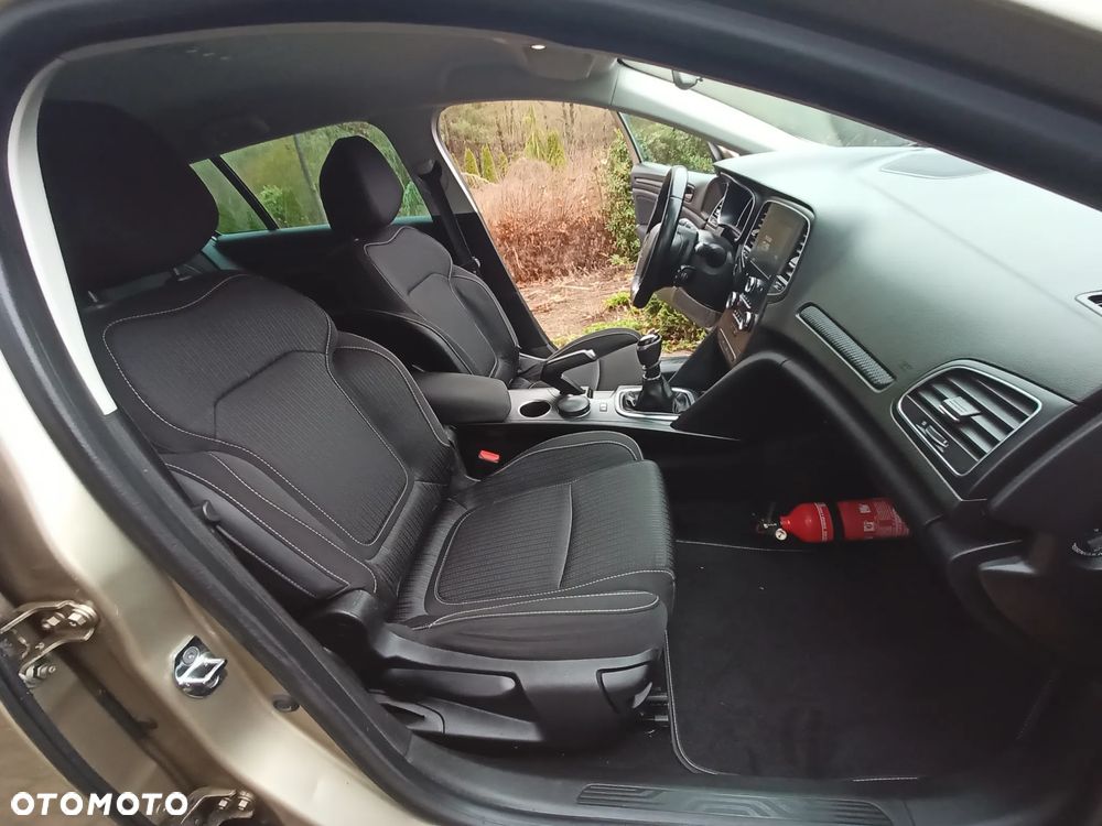 Renault Megane TCe 115 GPF ZEN - 5