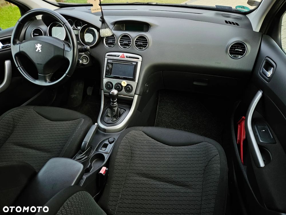 Peugeot 308 HDi FAP 140 Family - 16