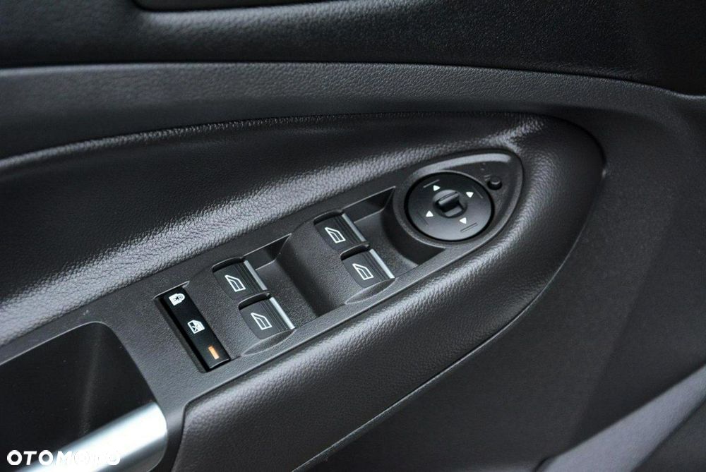 Ford Kuga 1.5 EcoBoost 2x4 ST-Line - 28