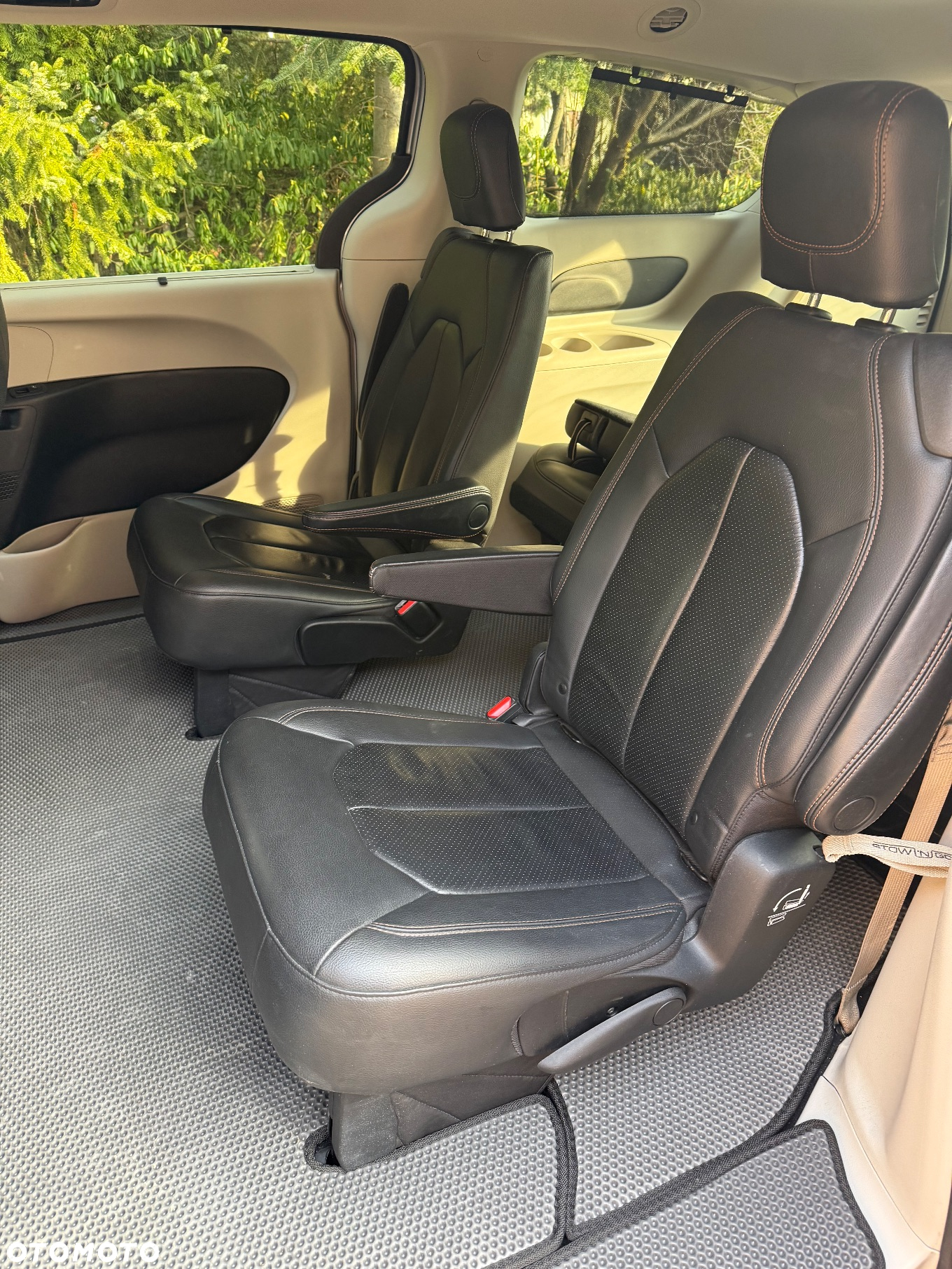 Chrysler Pacifica - 7