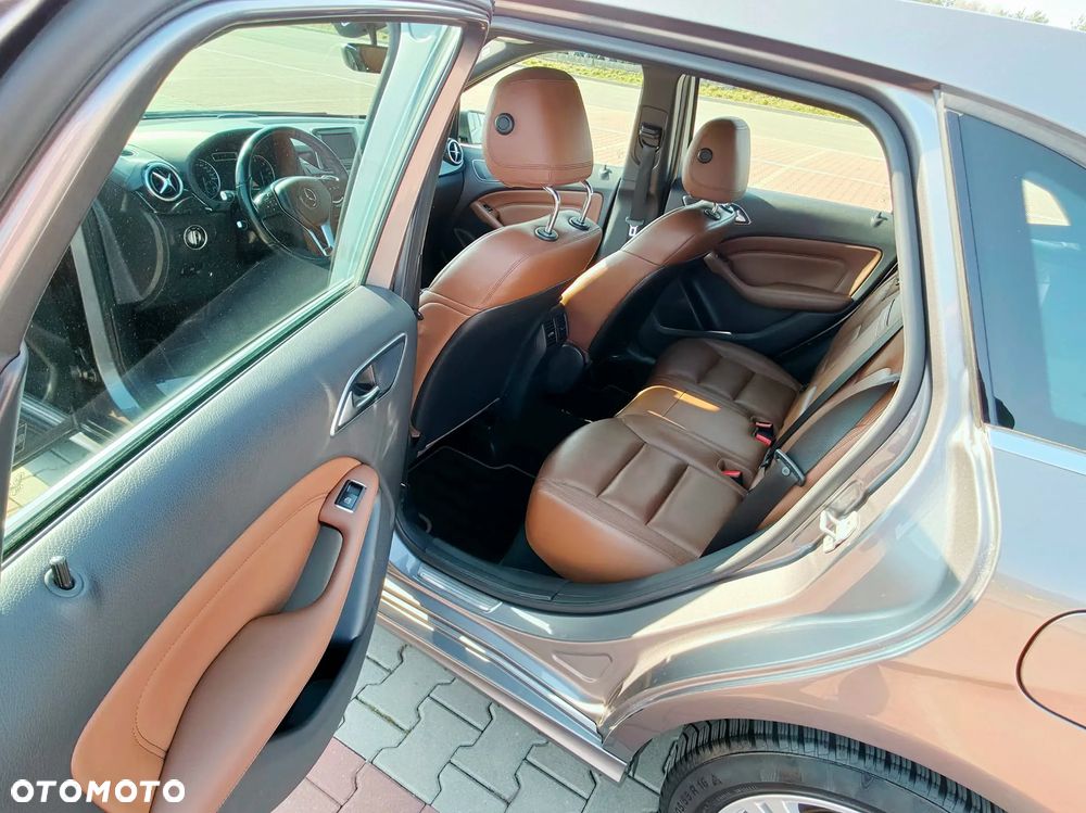 Mercedes-Benz Klasa B 200 CDI (BlueEFFICIENCY) 7G-DCT - 11