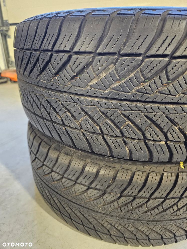 Goodyear Ultra Grip 8 Performance 245/45R18 100V RSC - 2