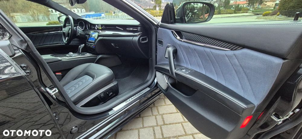 Maserati Quattroporte - 21