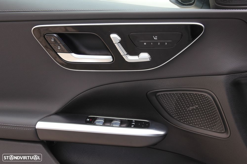 Mercedes-Benz C 300 d AMG Line - 19