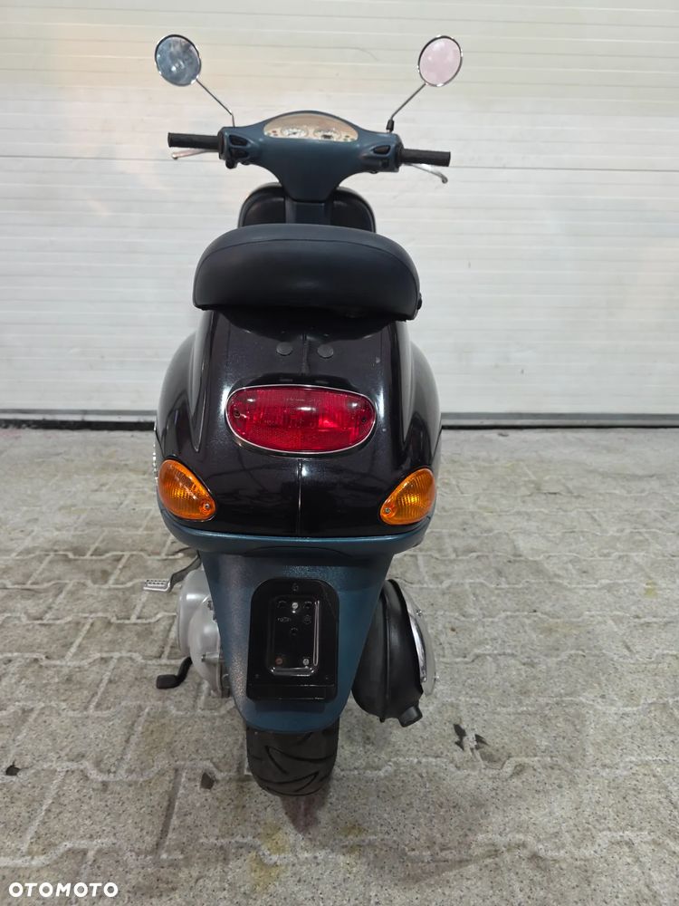 Piaggio Vespa - 23