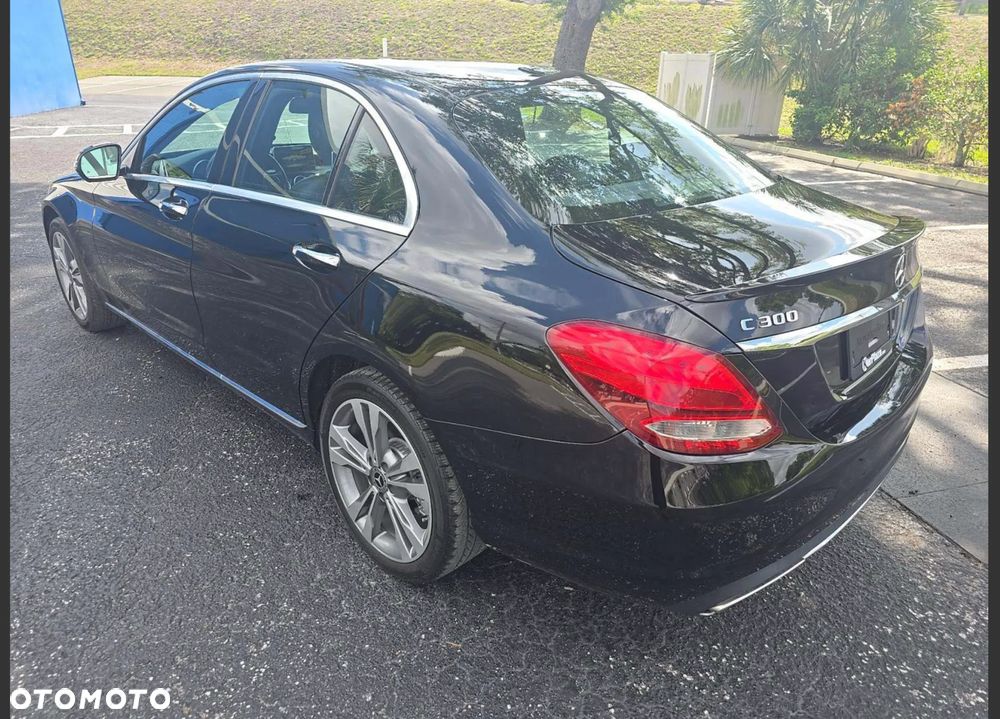 Mercedes-Benz Klasa C 300 9G-TRONIC - 5