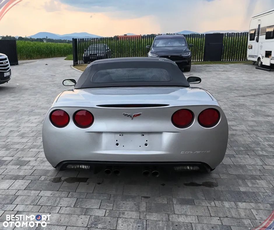 Chevrolet Corvette - 4