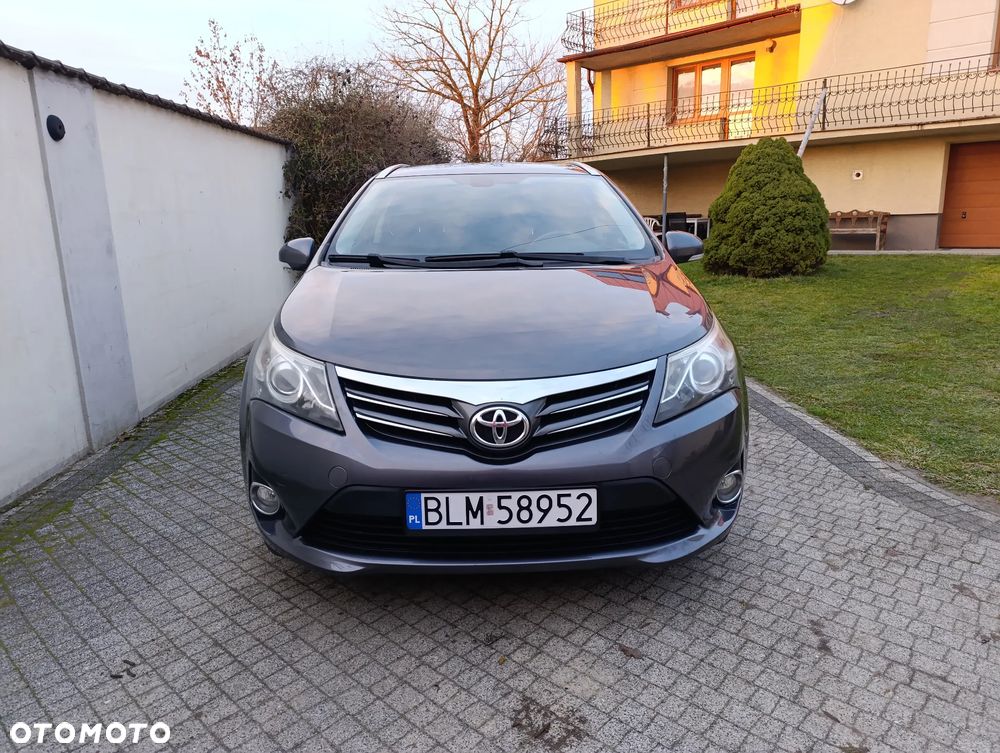 Toyota Avensis 2.0 D-4D - 10