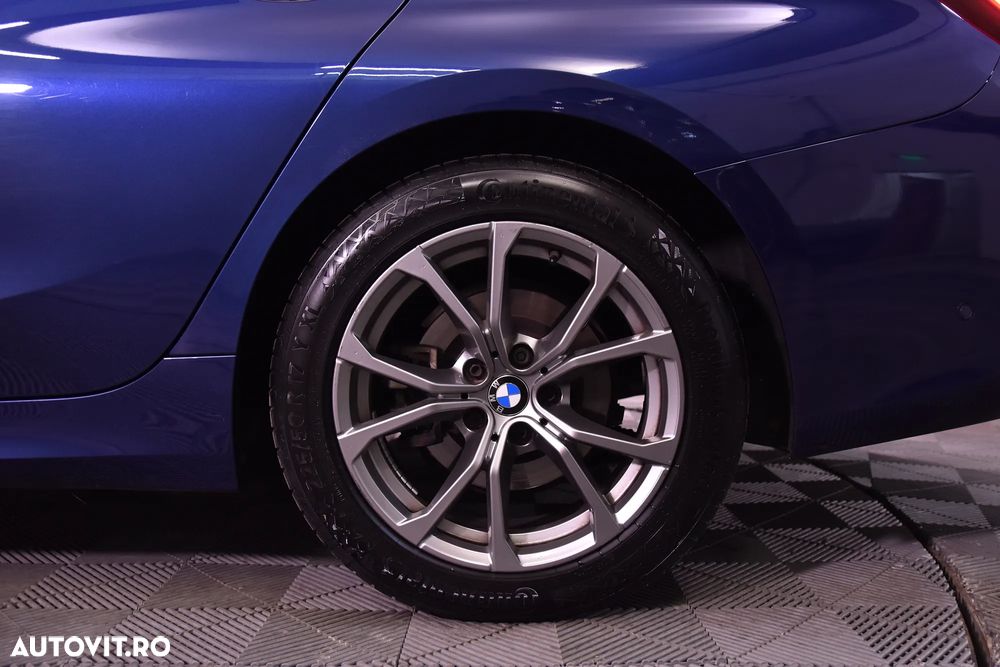 BMW Seria 3 320i AT - 13