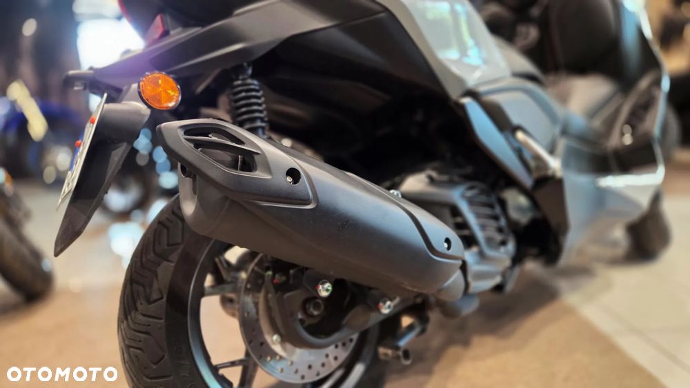 Yamaha X-max - 11