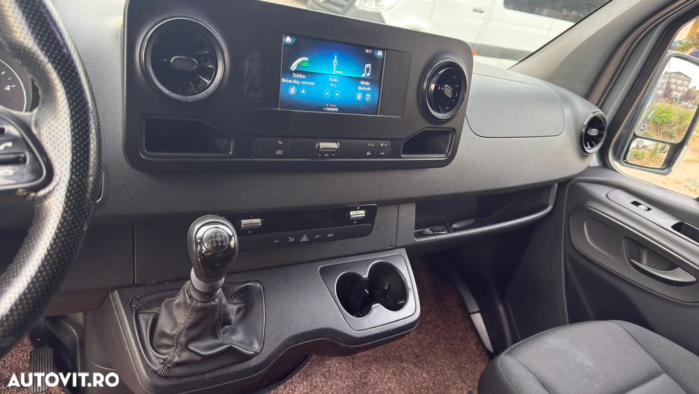 Mercedes-Benz Sprinter - 12