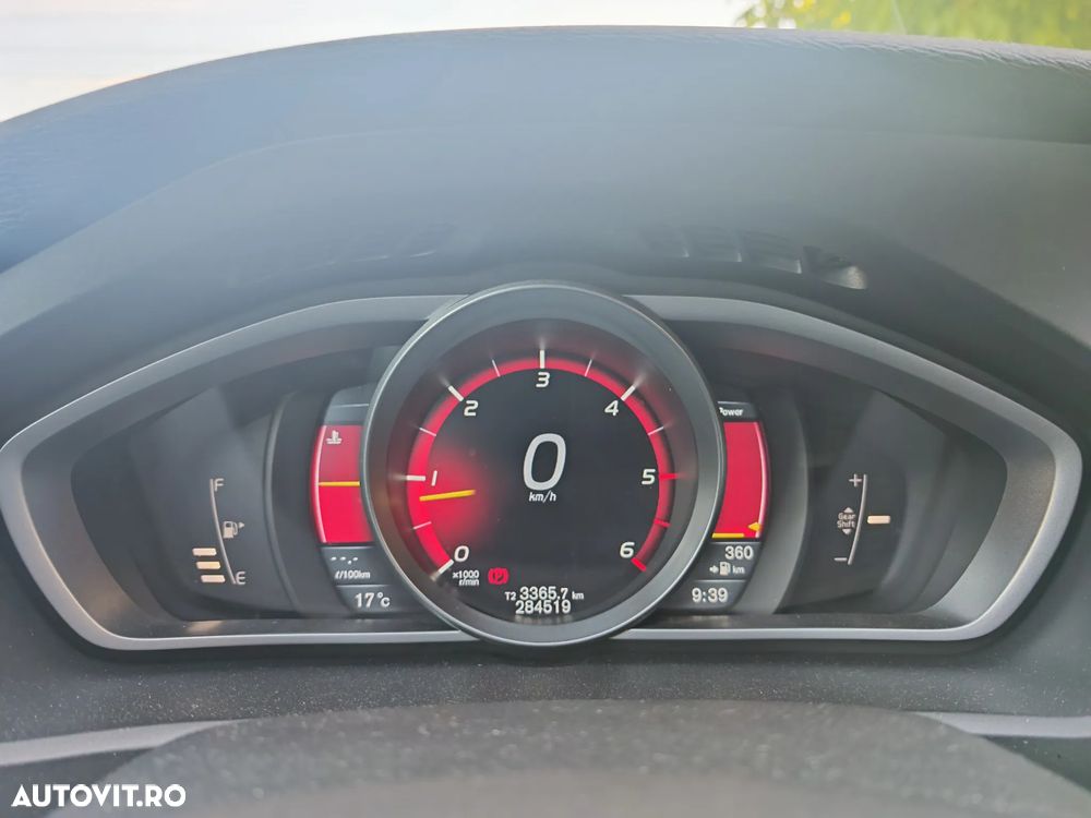 Volvo V40 D4 Momentum - 18