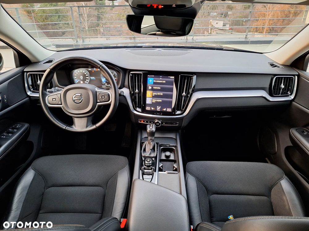 Volvo V60 D4 Momentum Pro - 39