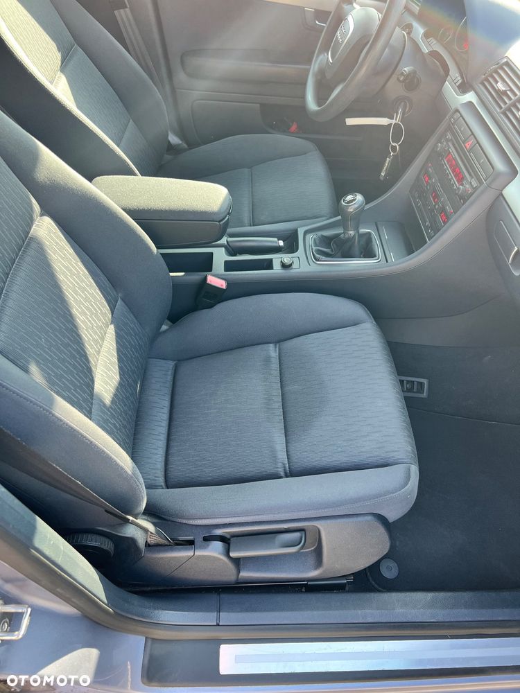 Audi A4 Limousine - 12