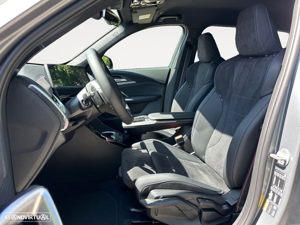 BMW iX1 eDrive20 - 9