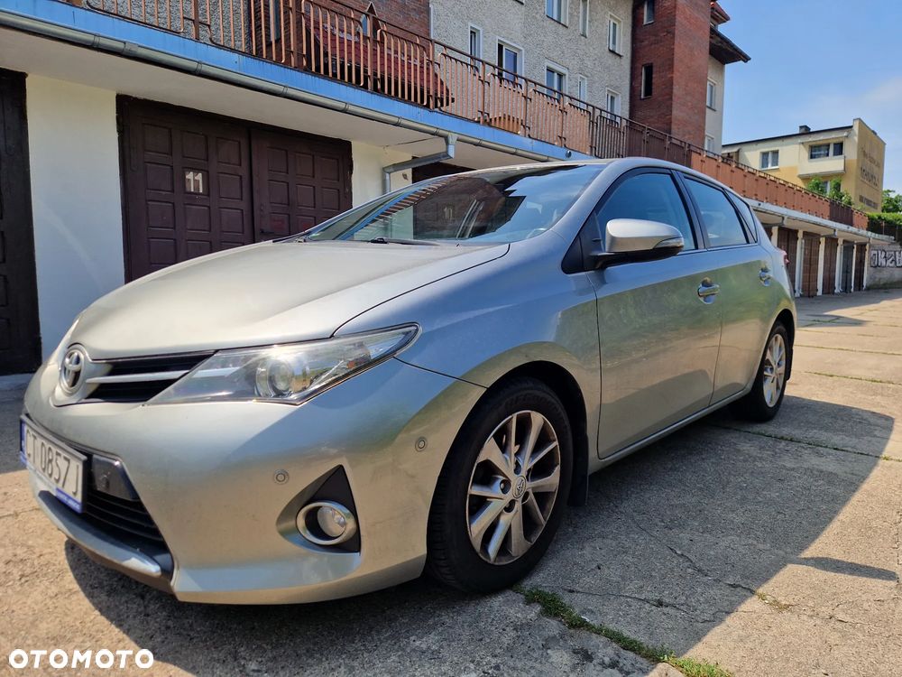 Toyota Auris 1.4 D-4D Premium + EU5 - 4