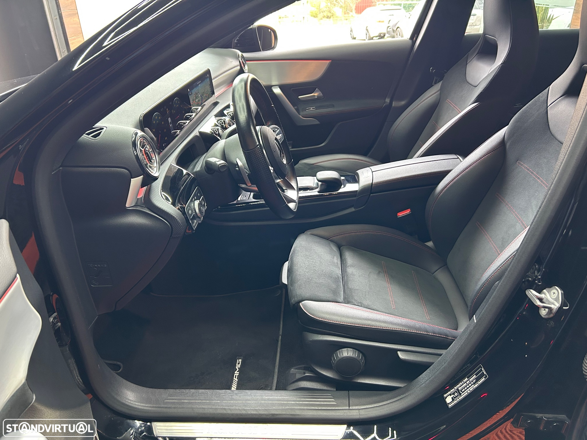 Mercedes-Benz A 250 e AMG Line - 34