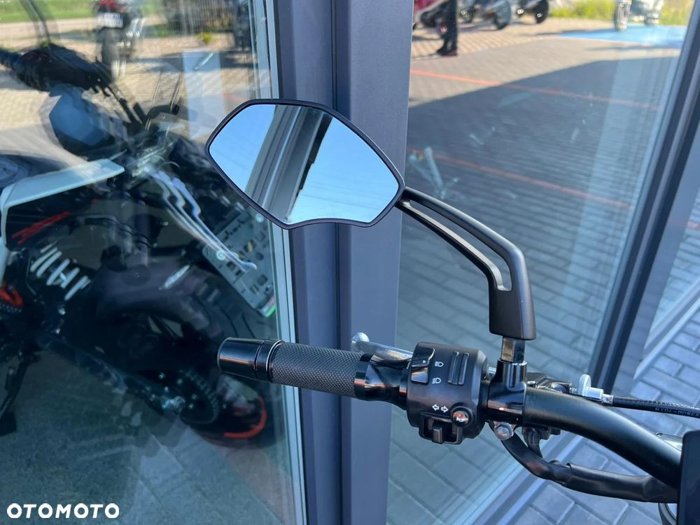 Yamaha MT - 7
