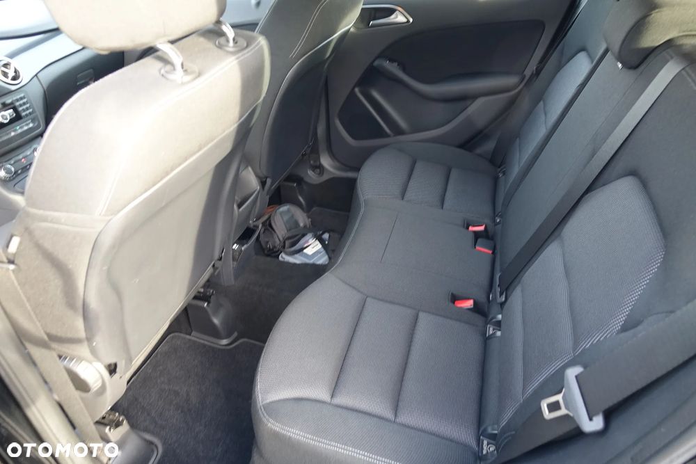 Mercedes-Benz Klasa B 180 - 13