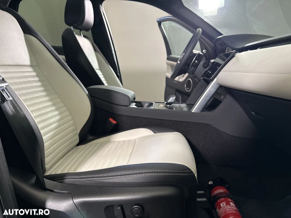 Land Rover Discovery Sport - 12