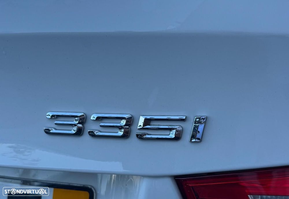 BMW 335 i Pack M - 5