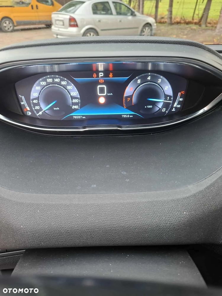 Peugeot 5008 1.2 PureTech Allure Pack S&S EAT8 - 5