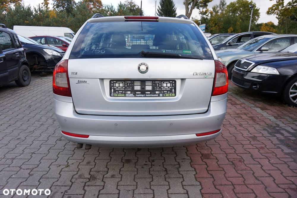SKODA OCTAVIA II 1Z5 LIFT KOMBI 2010 9156 1.9 TDI BXE 105KM JCR SREBRNY na części - 4