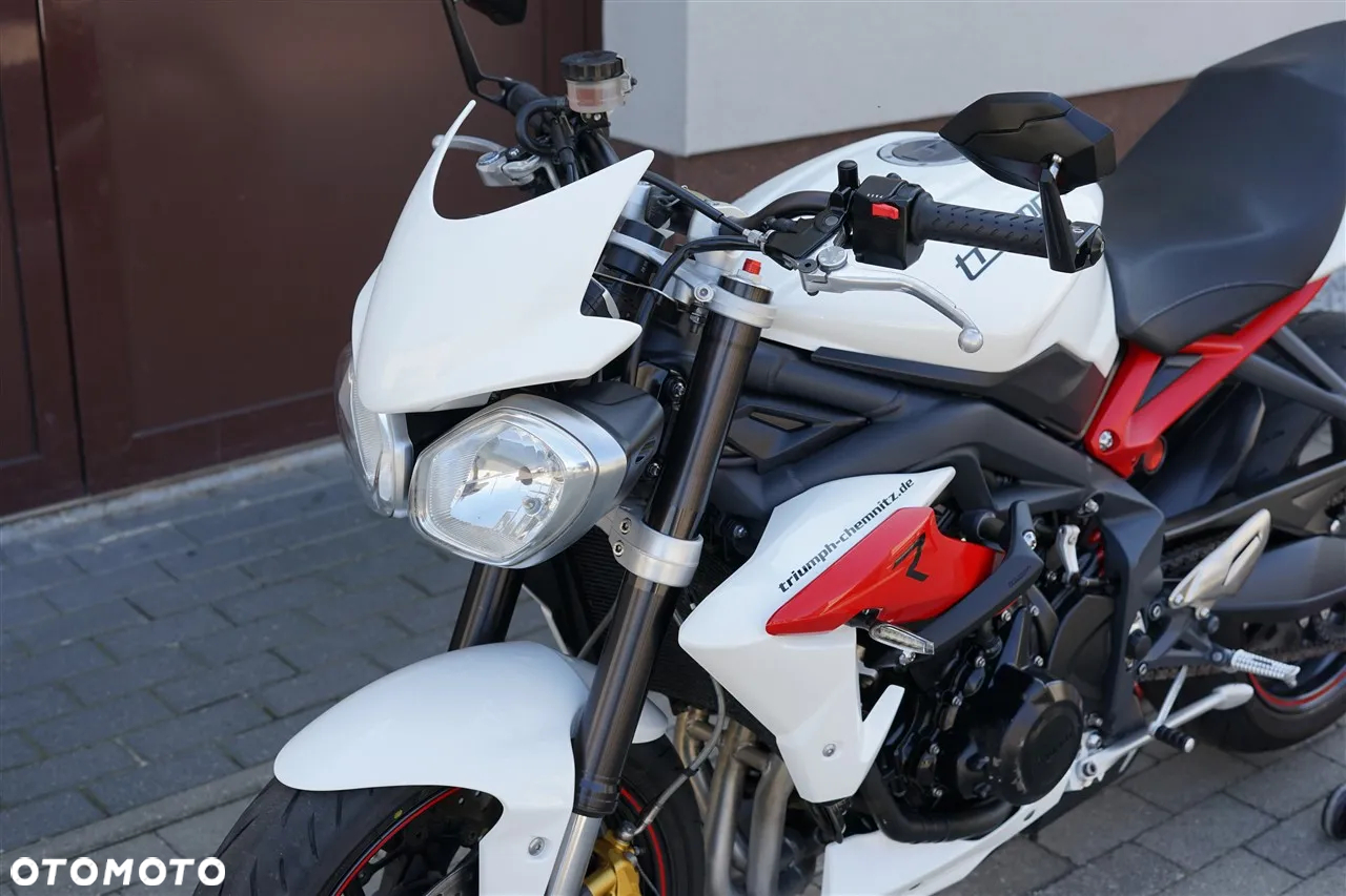 Triumph Street Triple - 30