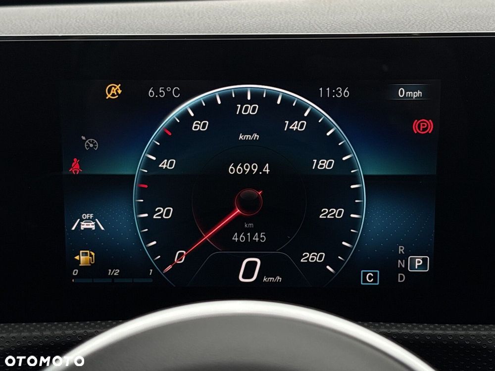 Mercedes-Benz CLA 200 7G-DCT - 17
