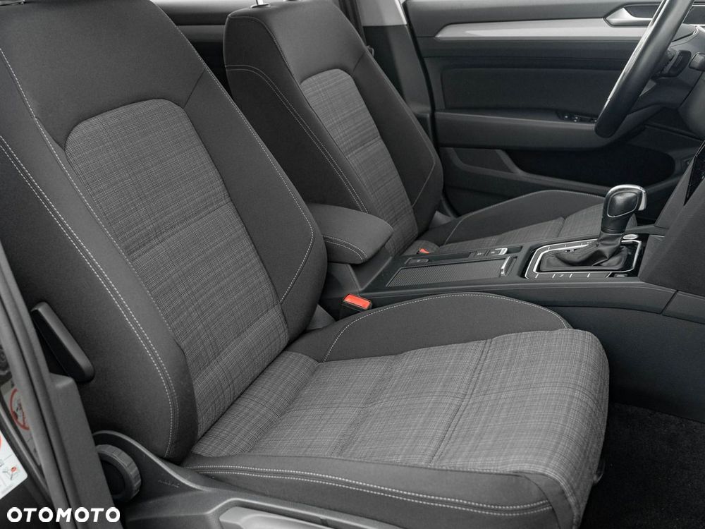 Volkswagen Passat - 28
